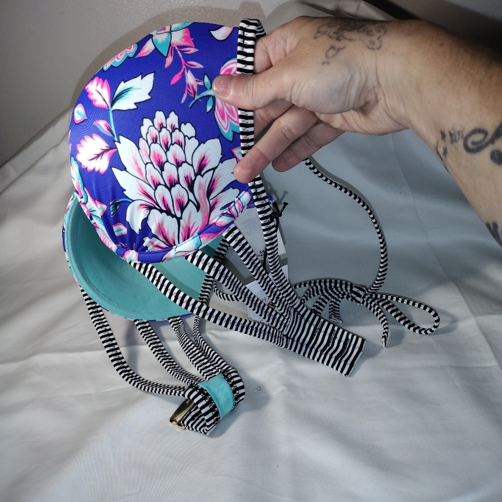 Shade & Shore Blue Floral Bikini Top - Picture 2 of 6